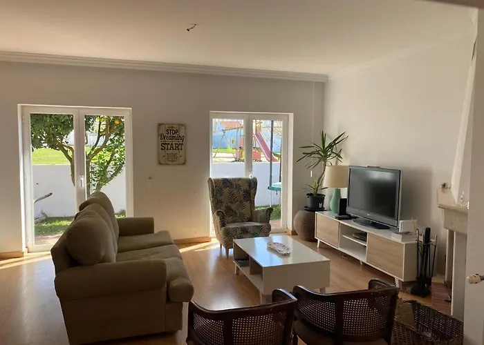 Casa Da Varzea - O Castelo A Janela!!! Holiday home *