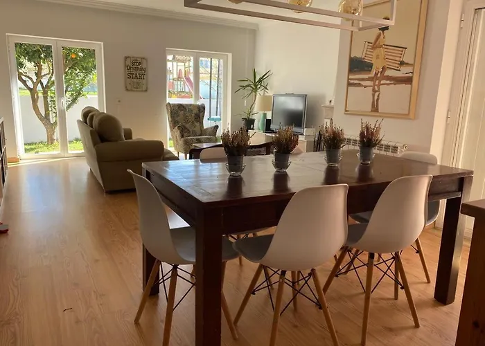 Casa Da Varzea - O Castelo A Janela!!! Holiday home *